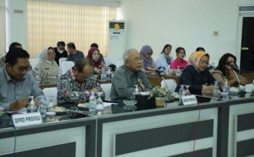 Wakil Bupati Asahan Taufik Zainal Abidin menerima Kunjungan Kerja (Kunker) komisi E DPRD Provinsi Sumatera Utara (Sumut) di Aula Melati Kantor Bupati Asahan, Kamis (26/01/2023)