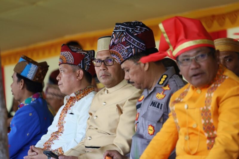 Wali Kota Makassar, Danny Pomanto hadiri undangan peringatan 110 Tahun Injil Masuk Toraja (IMT) di Tongkonan Sangulele, Toraja Utara, Rabu (15/03/2023)