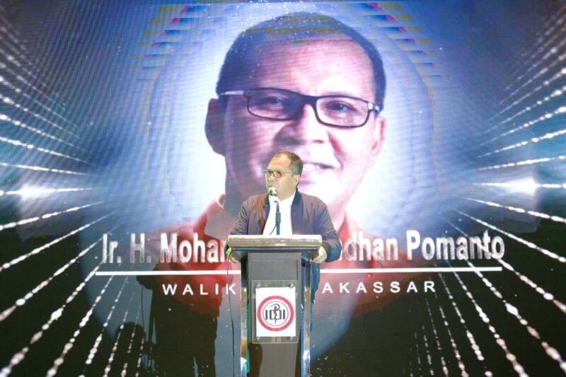 Wali Kota Makassar, Danny Pomanto hadiri Pelantikan dan Rapat Kerja Pengurus Ikatan Dokter Indonesia (IDI) Makassar Periode 2023-2026 di Hotel The Rinra, Jalan Metro Tanjung Bunga, Minggu (12/03/2023).