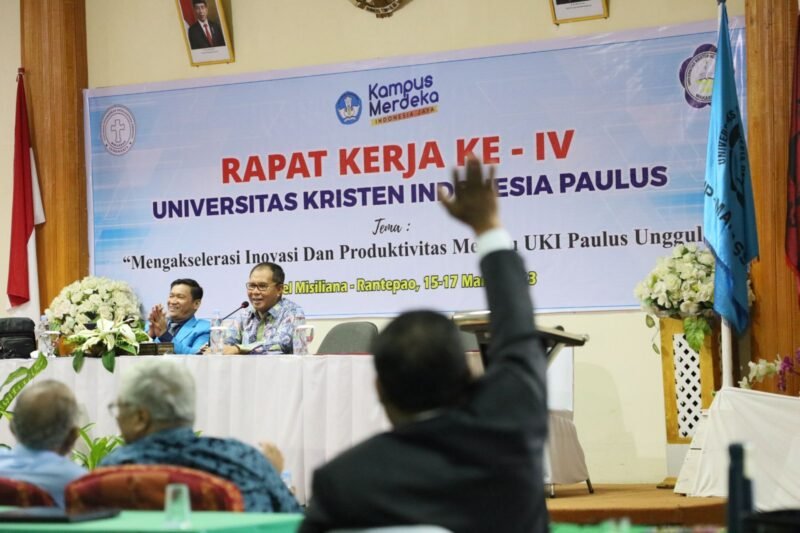 Wali Kota Makassar,  Danny Pomanto menjadi narasumber utama pada rapat kerja Universitas Kristen Indonesia (UKI) Paulus di Hotel Misiliana, Kecamatan Rantepao Toraja Utara, Kamis (16/03/2023).