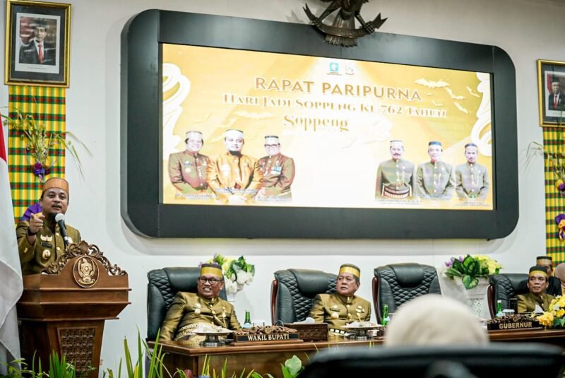 Gubernur Sulsel, Andi Sudirman Sulaiman hadiri Rapat Paripurna 762 Tahun Kabupaten Soppeng di Kantor DPRD Soppeng, Selasa (21/03/2023).