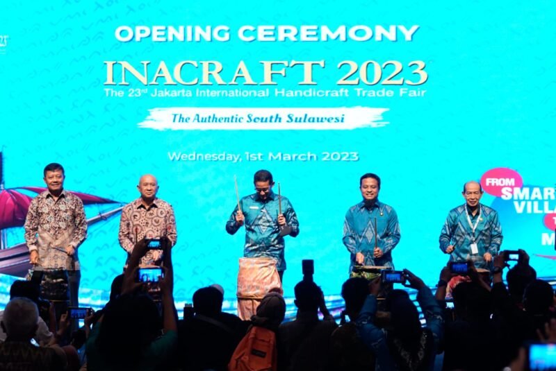 Pameran Inacraf Tahun 2023 resmi dibuka oleh Menparekraf, Sandiaga Salahuddin Uno, Menteri Koperasi dan UKM, Teten  Masduki, Ketua Umum ASHEPI, Mucshin Ridjan dan Gubernur Sulsel, Andi Sudirman Sulaiman di Jakarta Convention Center, Rabu (01/03/2023)