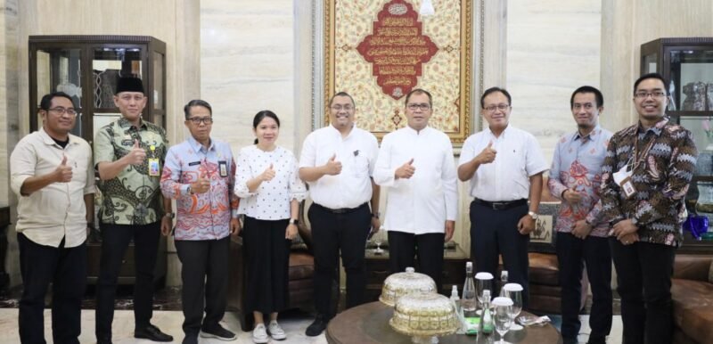 Wali Kota Makassar, Danny Pomanto terima Tim Penilai Bappenas di kediaman pribadinya, Jalan Amirullah, Kamis (30/03/2023)