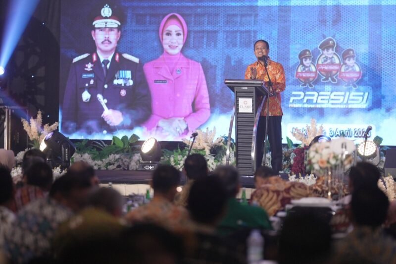 Gubernur Sulsel, Andi Sudirman Sulaiman menghadiri Malam Kenal Pamit Kapolda Sulsel di Hotel Claro, Makassar, Senin (03/04/2023)