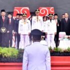 Menteri Dalam Negeri (Mendagri), Tito Karnavian bertindak sebagai Inspektur Upacara dalam rangka 27 Tahun Hari Otonomi Daerah di Anjungan Pantai Losari Makassar, Sabtu (29/04/2023)