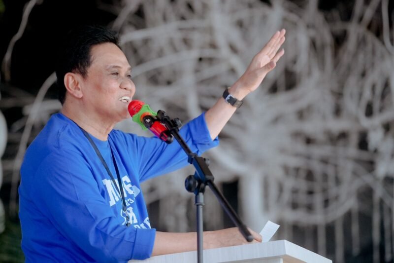 Bupati Barru membuka dan memberikan sambutan pada Mubes 2023 IKA Proyek Perintis Sekolah Pembangunan (PPSP) IKIP Ujung Pandang berlangsung di The Culture Club, jalan Gontang Raya Kota Makassar, pada Sabtu (15/4/2023)