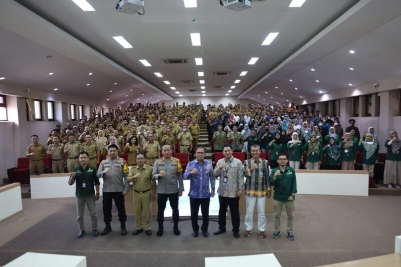Wali Kota Makassar, Danny Pomanto membuka Rapat Koordinasi (Rakor) Forum Konsultasi Publik,(FKP) Hasil Pendataan Awal Regrosek 2022, di Ruang Sipakatau, Kantor Balaikota, Selasa (18/04/2023)
