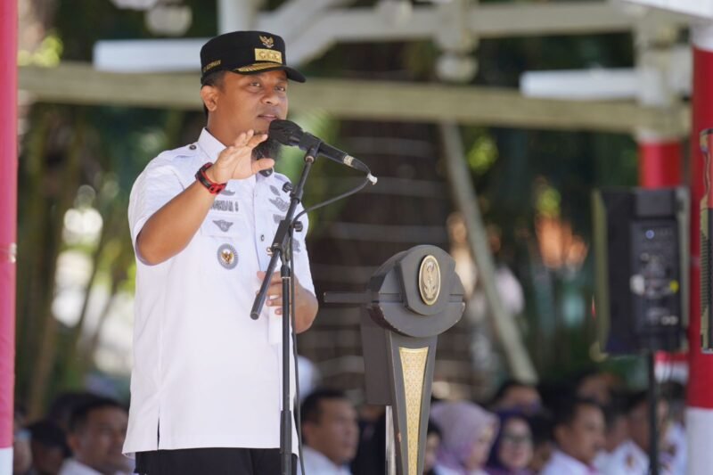 Gubernur Sulsel, Andi Sudirman Sulaiman pimpin Apel Akbar pasca lebaran idul fitri di Lapangan Rumah Jabatan Gubernur Sulsel, Rabu (26/04/2023)