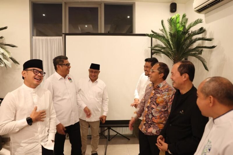 Wali Kota Makassar, Danny Pomanto silaturahmi bersama sejumlah Kepala Daerah, Dewan Pengawas dan Ketua Komwil Apeksi (Asosiasi Pemerintah Kota Seluruh Indonesia), Jakarta, Kamis (06/04/2023)