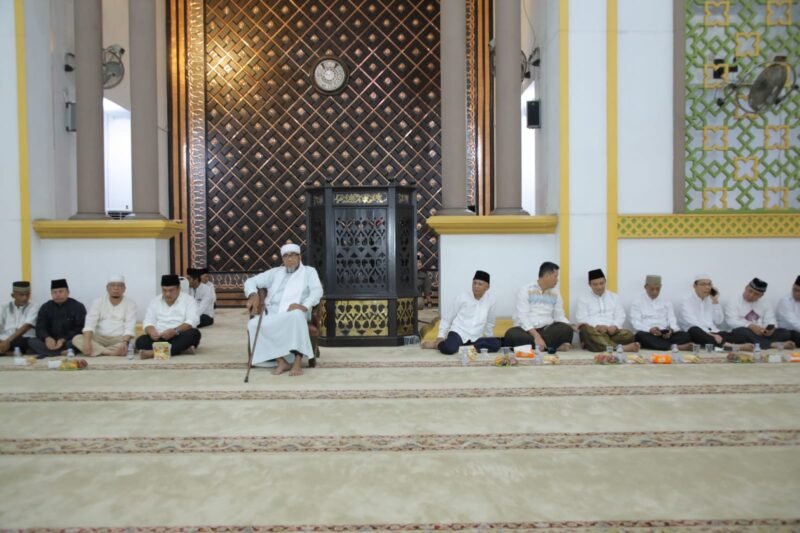 Pemerintah Kabupaten Asahan melaksanakan Safari Ramadhan Khusus di Dua Masjid yakni Masjid Siti Halijah Kelurahan Sidodadi Kecamatan Kota Kisaran Barat yang di kunjungi Bupati Asahan H. Surya, BSc dan Sekretaris Daerah Kabupaten Asahan Drs. John Hardi Nasution, M. Si. Sedangkan Wakil Bupati Asahan Taufik Zainal Abidin Siregar, S. Sos, M. Si beserta Tim mengunjungi Masjid Abrarul Haq Haji Kasim Kelurahan Siumbut Baru Kecamatan Kota Kisaran Timur, Senin (10/04/2024) malam.