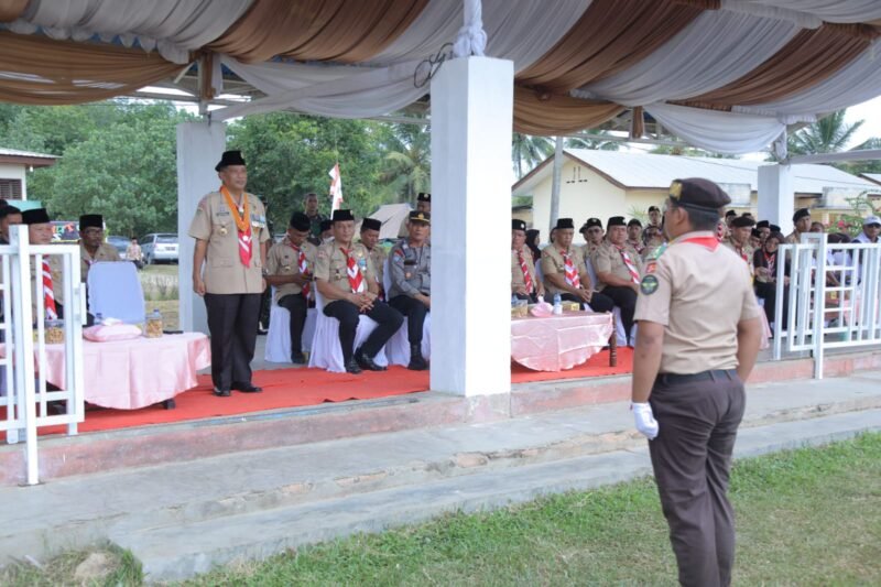 Bupati Asahan yang diwakili oleh Asisten Pemerintah Dan Kesejahteraan Rakyat Buwono pimpin acara pembukaan Raimuna Cabang Asahan Tahun 2023 di lapangan bola kaki PTPN III Pulau Mandi Kecamatan Buntu Pane, Kamis (11/05/2023)