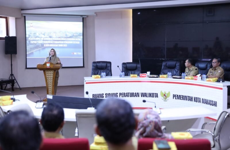 Wakil Wali Kota Makassar, Fatmawati Rusdi membuka secara resmi Rapat Koordinasi Penanggulangan Kemiskinan Daerah di Ruang Sipakalebbi, Balaikota Makassar, Selasa (30/05/2023)