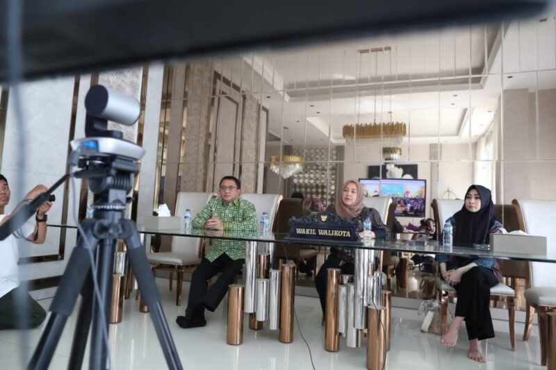 Wakil Wali Kota Makassar, Fatmawati Rusdi hadiri Rapat Koordinasi Nasional (Rakornas) Pengawasan Intern (Wasin) Pemerintah Tahun 2023 secara virtual, yang dibuka secara langsung oleh Presiden RI, Joko Widodo, Rabu (14/06/2023)