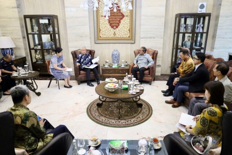 Wali Kota Makassar Moh Ramdhan Pomanto menerima kunjungan Dubes Korea Selatan untuk Indonesia Mr Lee San Deok di kediaman pribadinya Jalan Amirullah, Rabu (28/06/2023)