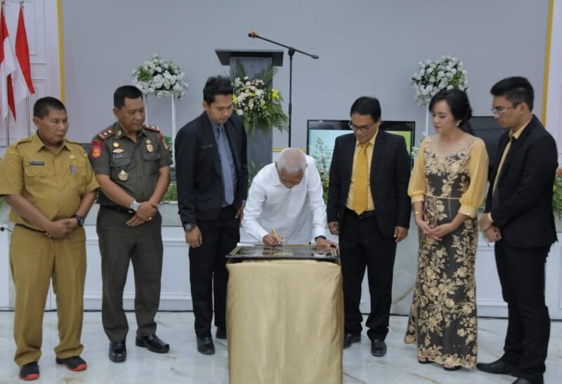 Bupati Asahan H Surya Bsc meresmikan Ballroom Hotel Antariksa yang beralamatkan di Jl. Sei Gambus No.3, Sendang Sari, Kec. Kota Kisaran Barat, Kabupaten Asahan, Selasa (25/07/2023)