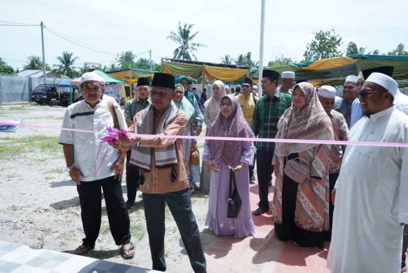 Bupati Asahan H. Surya, BSc dan Wakil Bupati Asahan Taufik Zainal Abidin Siregar, S. Sos, M. Si meresmikan Yayasan Nurul Ikhwan Islamic Boarding School yang terletak di Jalan Dahlia Dusun III Desa Subur Kecamatan Air Joman, Minggu (23/07/2023)