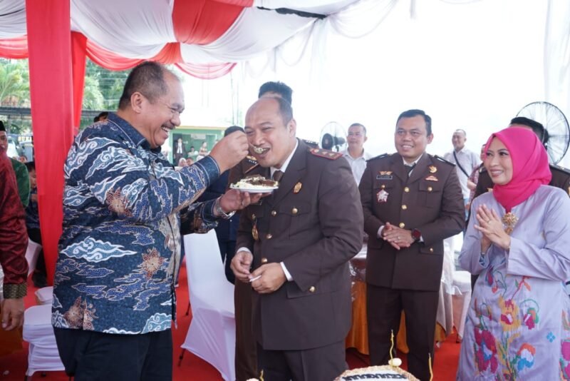 Wakil Bupati Asahan Taufik Zainal Abidin  S. Sos, M. Si mengikuti Dirgahayu Hari Bhakti Adhyaksa ke-63 Tahun 2023 di Halaman Kejaksaan, Sabtu (22/07/2023)