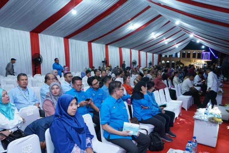 Wabup Asahan Ikuti Penutupan PRSU Ke- 49 di Tapian Daya Pekan Raya Sumatera Utara Jalan Gatot Subroto, Medan, Senin (17/7/2023) malam