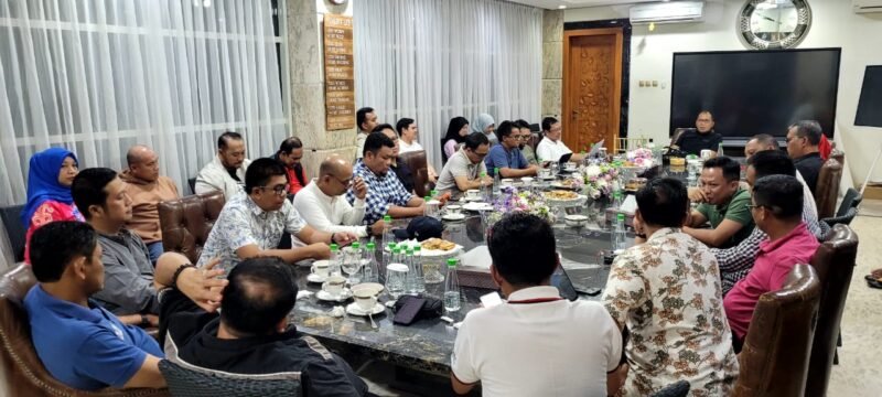 Wali Kota Makassar, Danny Pomanto gelar Rapat Koordinasi bersama SKPD di Kediaman Pribadinya Jalan Amirullah, Sabtu (01/07/2023)
