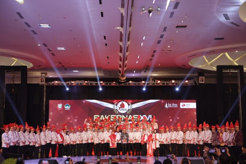Sebanyak 88 Wali Kota dari Total 98 Kota di seluruh Indonesia hadir secara langsung pada acara puncak Rakernas APEKSI XVI yang digelar di Kota Makassar di Hotel Upperhils Jalan Metro Tanjung Bunga, Rabu (13/07/2023)
