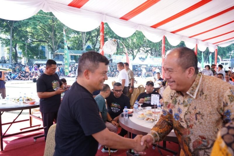 Wakil Bupati Asahan mengikuti secara langsung pembukaan Bukit Barisan Expo 2023. Kegiatan ini diselenggarakan oleh Kodam I/BB di Lapangan Benteng, Medan, Minggu (16/07/2023)