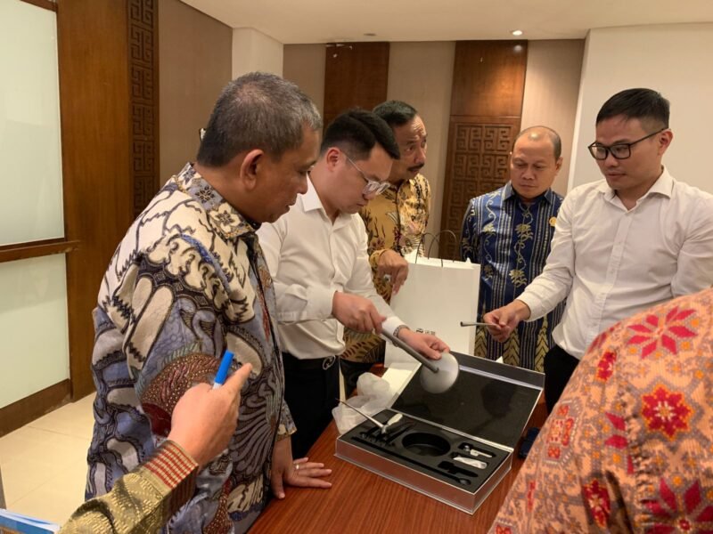 Bupati Wajo, Amran Mahmud menyambut baik rencana kerjasama tersebut. Sehingga, Dia bertindak selaku Pemerintah Kabupaten Wajo menandatangani Memorandum of Understanding (MoU) atau Kesepakatan Bersama dengan PT Envision Green Energy Indonesia. Penandatanganan MoU ini digelar di Hotel Four Points by Sheraton, Makassar, Selasa (18/7/2023) malam