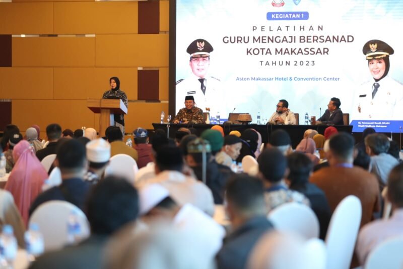 Wakil Wali Kota Makassar, Fatmawati Rusdi membuka secara resmi Pelatihan Guru Mengaji di Hotel Aston, Kamis (06/07/2023)