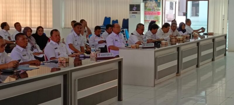 Sekretaris Daerah (Sekda) Kabupaten Asahan Drs. John Hardi Nasution, M. Si membuka secara resmi Bimbingan Teknis (Bimtek) persiapan penilaian Sistem Akuntabilitas Kinerja Instansi Pemerintah (SAKIP) pada Perangkat Daerah Kabupaten Asahan di Aula Melati Kantor Bupati Asahan, Rabu (02/08/2023)