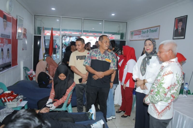 Bupati Asahan  H. Surya Bsc bersama beberapa OPD meninjau kegiatan donor darah dan cek kesehatan yang dilaksanakan oleh Srikandi PPMA dalam rangka Dirgahayu Kemerdekaan Indonesia di Kabupaten Asahan Jum'at (18/072023)
