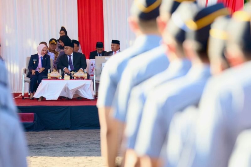 Wali Kota Makassar, Danny Pomanto menghadiri puncak peringatan HUT Kementrian Hukum dan HAM (Kemenkumham) RI ke-78, di Lapangan Rencana Pembangunan Kantor Kemenkumham Sulawesi Selatan Jalan Sultan Alauddin, Senin (21/08/2023).