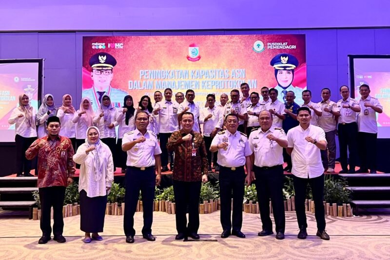 Wali Kota Makassar Moh Ramdhan Pomanto membuka kegiatan Peningkatan Kapasitas ASN dalam Manajemen Keprotokoleran di Hotel Four Point by Sheraton Makassar, Rabu (9/08/2023)