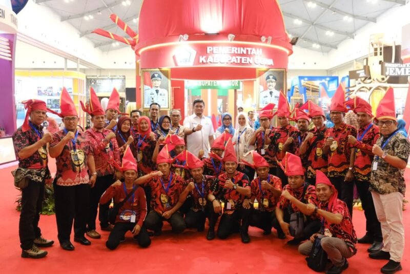 Bupati Gowa, Adnan Purichta Ikhsan menghadiri penutupan AOE 2023 bersama Ketua TP PKK Kabupaten Gowa, Priska Paramita Adnan, para pimpinan SKPD, Camat dan Kepala Desa Lingkup Pemkab Gowa di Hall 3 Indonesia Convention Exhibition BSD City, Kabupaten Tangerang, Provinsi Banten, Sabtu (22/07/2023)