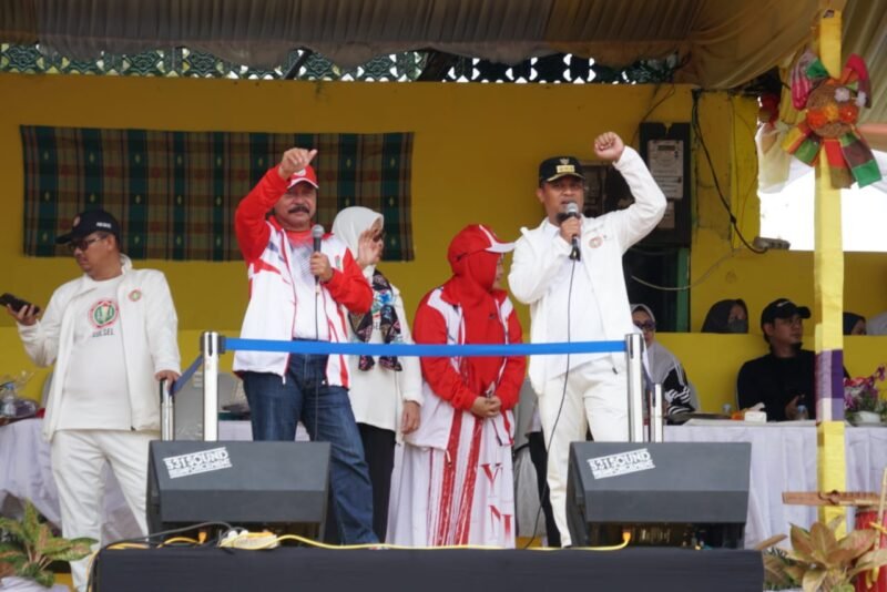 Wakil Bupati Gowa, Abd Rauf Malaganni menghadiri Pembukaan Porseni PGRI Tingkat Provinsi Sulawesi Selatan ke - VI di Stadion H Andi Wana Kabupaten Soppeng, Senin (24/07/2023)