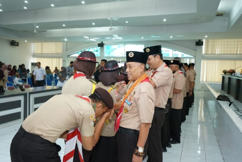 Bupati Asahan melalui Asisten Pemerintahan dan Kesejahteraan Rakyat Buwona Prawana, SIP, M. Si melepas Kontingen Gerakan Pramuka Kwarcab Asahan, untuk mengikuti Raimuna Nasional (Rainas) ke XII Tahun 2023 di Bumi Perkemahan Graha Wisata Cibubur Jakarta Timur