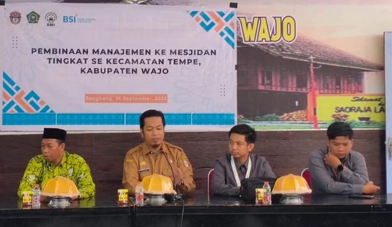 Camat Tempe Supardi membuka kegiatan pembinaan Manajemen Kemasjidan di Aula Kantor Kecamatan Tempe Selasa (26/09/2023)