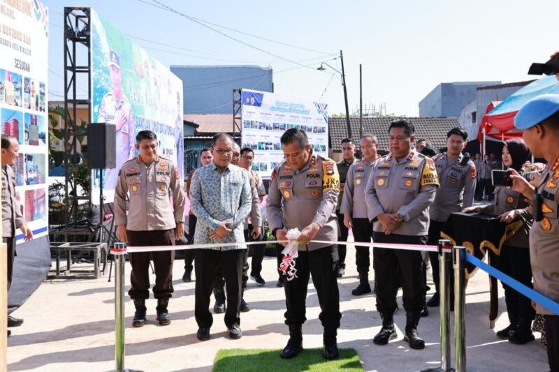 Kapolda Sulsel, Irjen Pol Setyo usai meresmikan Bantuan Sumur Bor dan Pompa Air Polda Sulsel di Kelurahan Ketimbang, Kecamatan Biringkanaya, Jumat, (15/09/2023)
