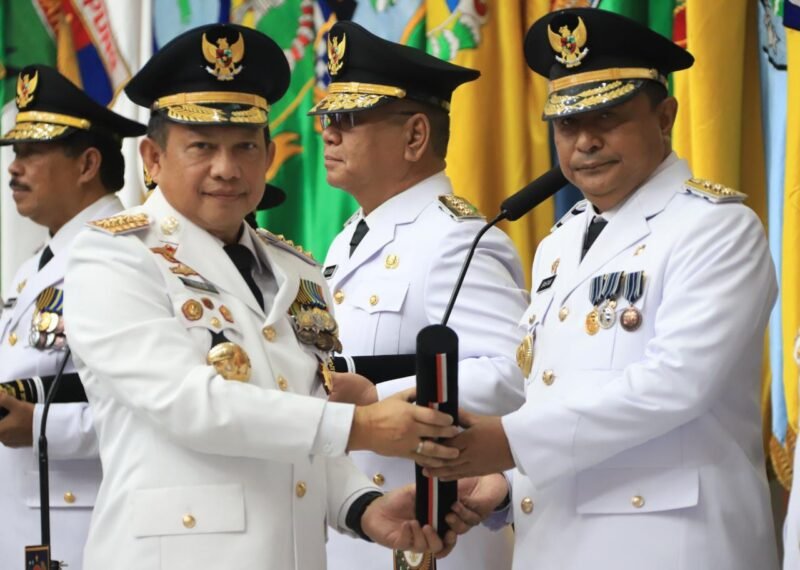 Menteri Dalam Negeri (Mendagri), Tito Karnavian, secara resmi melantik Bahtiar Baharuddin sebagai Penjabat (Pj) Gubernur Sulawesi Selatan (Sulsel), di Kantor Kementrian Dalam Negeri (Kemendagri), Jakarta Pusat, Selasa, 5 September 2023