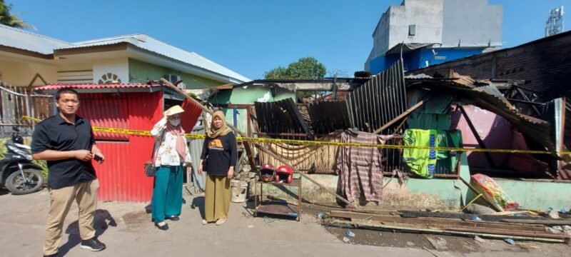 Disperkrim Kota Makassar survei pendataan bantuan bahan material korban kebakaran di Jalan Manunggal 31, Kelurahan Maccini Sombala, Kecamatan Tamalate, Jumat (22/09/2023)