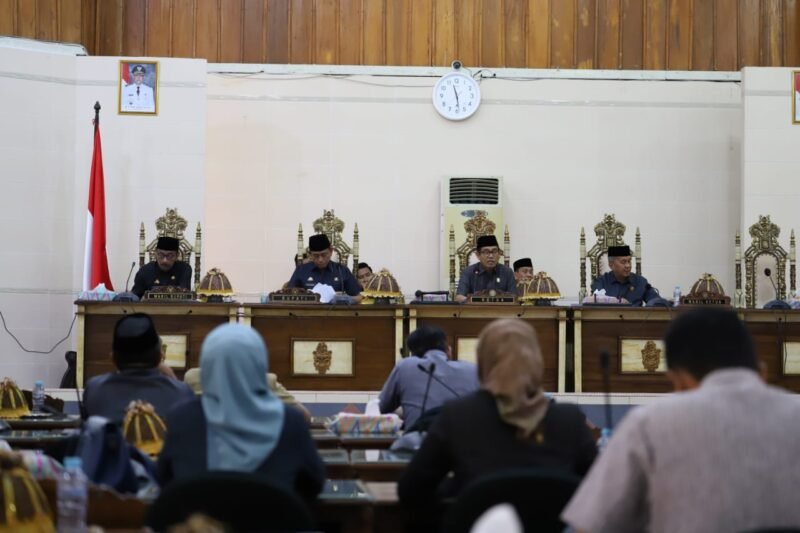 Rapat Paripurna DPRD Wajo tentang Pengajuan Rancangan Peraturan Daerah (Ranperda) Anggaran Pendapatan Belanja Daerah (APBD) Kabupaten Wajo 2024 Ruang Rapat Paripurna DPRD Wajo, Selasa (31/10/23).