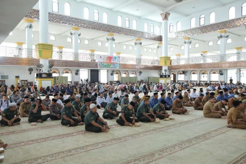 Pemerintah Kabupaten Asahan menggelar peringatan Maulid Nabi Muhammad SAW 1445 H di Masjid Agung H. Achmad Bakrie Kisaran, Selasa (03/10/2023)