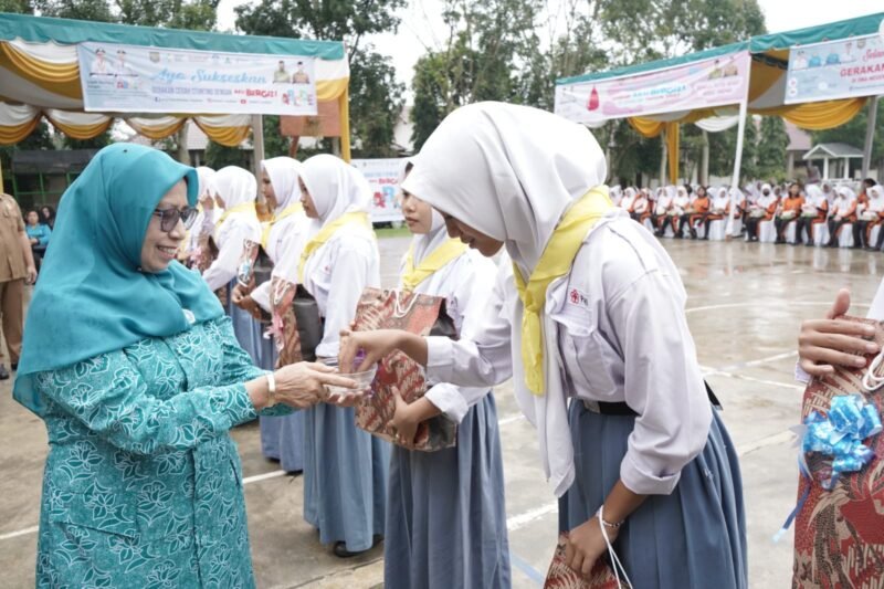 emerintah Kabupaten Asahan melalui Dinas Kesehatan Kabupaten Asahan menggelar Gerakan Aksi Bergizi di Sekolah SMA Negeri 4 Kisaran, Selasa (17/10/2023)