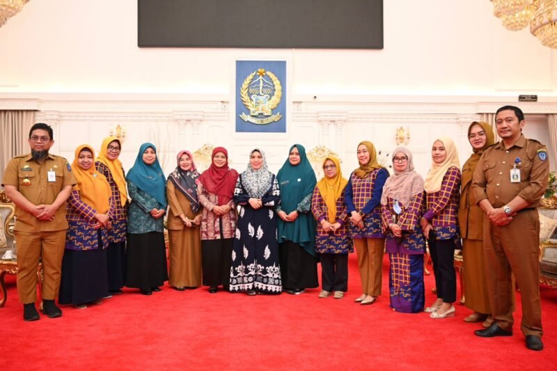 Bunda PAUD Sulsel, Sofha Marwah Bahtiar, memimpin rapat bersama Pokja Bunda PAUD, di Rumah Jabatan Gubernur Sulsel, Selasa, 3 Oktober 2023