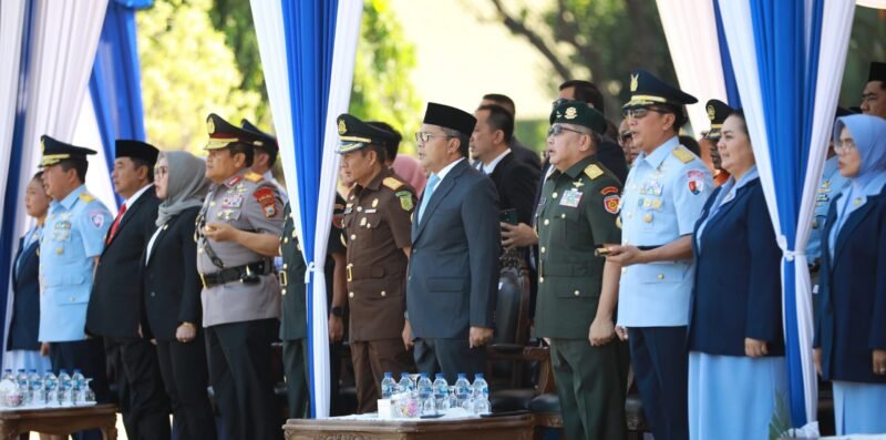 Wali Kota Makassar, Danny Pomanto menghadiri serah terima jabatan (Sertijab) Panglima Komando Operasi Udara (Pangkoopsud) II dari Marsekal Muda (Marsda) TNI Andi Kustoro kepada Marsekal Muda (Marsda) TNI Budhi Achmadi di Makoopsud II Jalan Perintis Kemerdekaan Km 15, Rabu, (25/10/2023)
