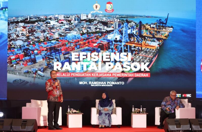 Wali Kota Makassar, Danny Pomanto memaparkan pentingnya kerja sama Pemda meningkatkan efisiensi rantai pasok dalam seminar Kerja Sama Jejaring Daerah untuk Penguatan Global Value Chain dan Global Supply Chain ASEAN di Jakarta, Kamis (19/10/2023).