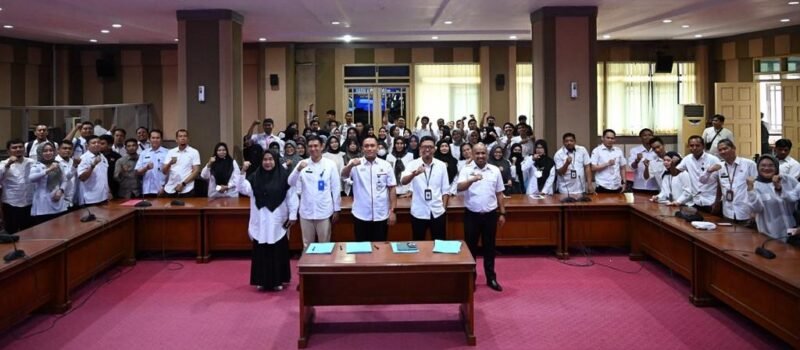 Dinas Komunikasi, Informatika, Statistik, dan Persandian Provinsi Sulawesi Selatan melakukan Pembacaan Ikrar Netralitas ASN dan Non ASN pada Pemilu Tahun 2024 di Ruang Command Center Lantai 4 Kantor Gubernur Sulsel, Rabu (25/10/2023)