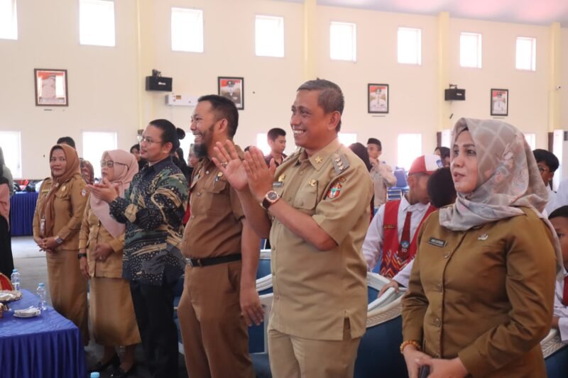 Bupati Wajo, Amran Mahmud menghadiri sekaligus membuka acara Kampanye Perlindungan Anak dari Kekerasan dan Diskriminasi yang digelar Ruang Pola Kantor Bupati, Senin (16/10/2023)