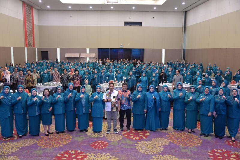 Ketua TP PKK Kota Makassar Indira Yusuf Ismail menghadiri Rapat Kerja Daerah (Rakerda) TP PKK Provinsi Sulawesi Selatan, yang digelar di Hotel Claro, Minggu (22/10/2023)