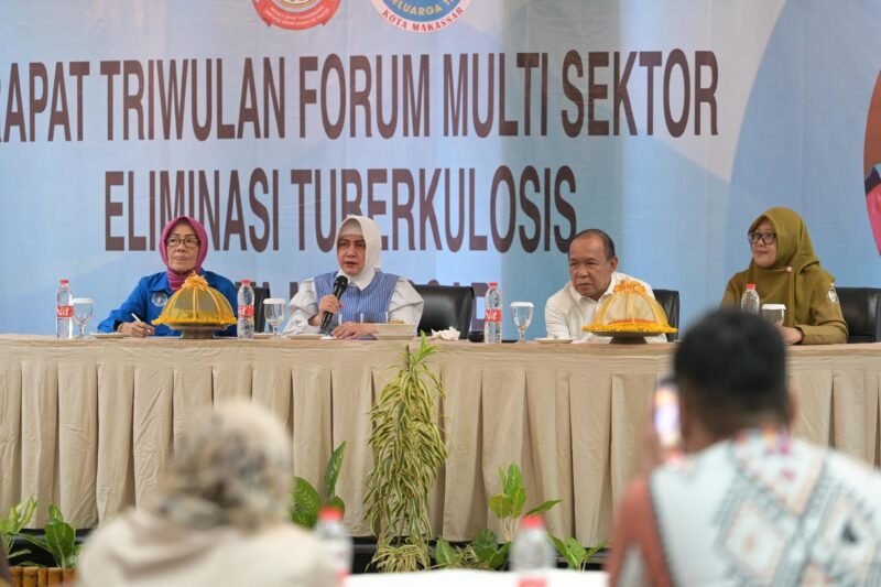 Ketua Forum Multi Sektor (FMS) Eleminasi Tuberkulosis (TB) Makassar Indira Yusuf Ismail menghadiri sekaligus membuka kegiatan Rapat Triwulan FMS TB Kota Makassar di Hotel Santika, Senin (23/10/2023)