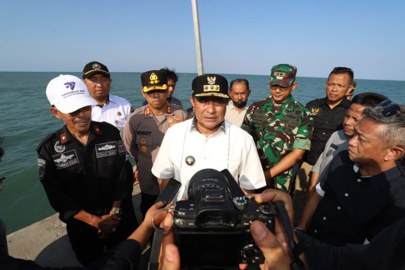 Penjabat Gubernur Sulsel, Bahtiar Baharuddin tinjau Pelabuhan Pattiro Bajo Kabupaten Bone, Sabtu (07/10/2023)