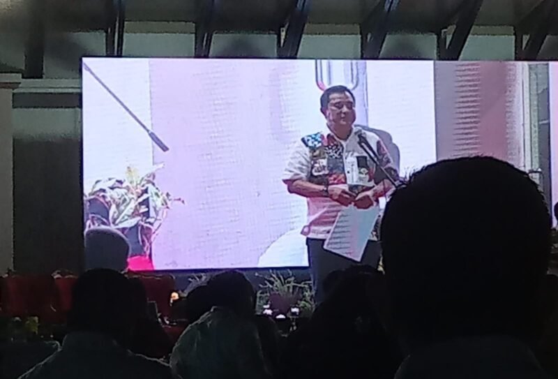 Pj Gubernur Sulsel, Bahtiar Baharuddin, menggelar Forum Diskusi sekaligus santap malam bersama dengan tema ' Dukungan Stakeholder untuk Sukses Pengembangan Budidaya Pisang di Sulawesi Selatan’ di Pelataran Inninawa Rujab Gubernur Sulsel, Senin (09/10/2023) malam